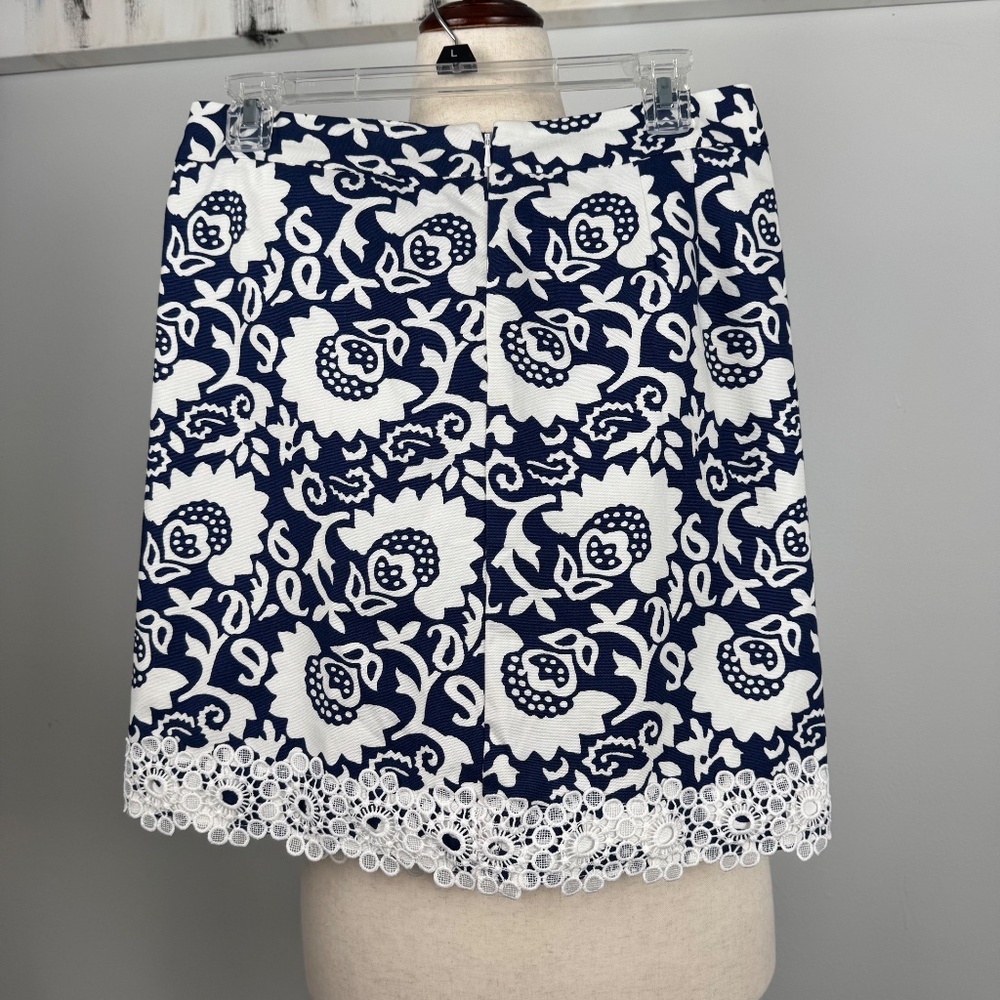 Talbots Lace Trimmed Woodblock Floral Stretch Cotton Canvas Skirt - Picture 3 of 7